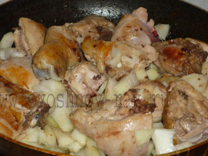 обжариваем лук