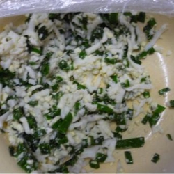 Пирожки с луком и яйцом.
