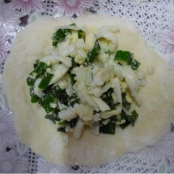 Пирожки с луком и яйцом.
