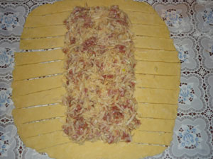 Пирог- плетенка с картофелем и мясом